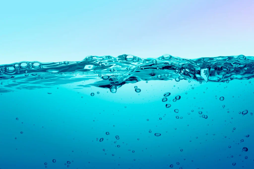 Properties of Matter: An In-Depth Exploration 3 Picture of Water (Example of Liquid State)